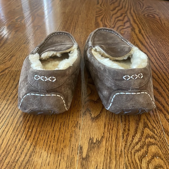 Ugg Ansley moccasin Slipper chocolate brown women’s size 10 sheepskin and suede - Picture 4 of 15